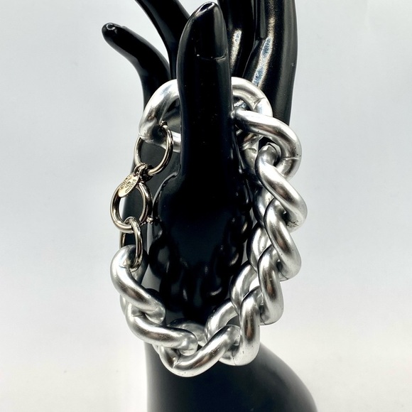 Vintage ERWIN PEARL SIGNED CHUNKY SATIN SILVER TONE RUNWAY CHAIN LINK BRACELET - Picture 1 of 9